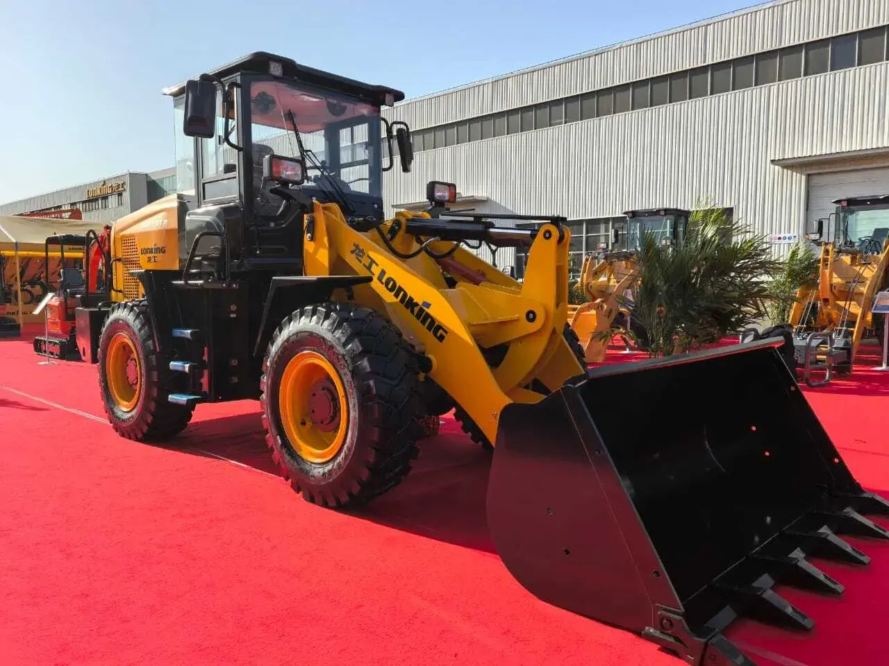 Фронтальный погрузчик LONKING LG 833GB