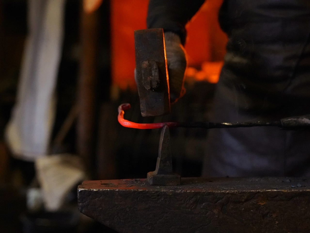 фото нанесения макияжа на лицо девушки 