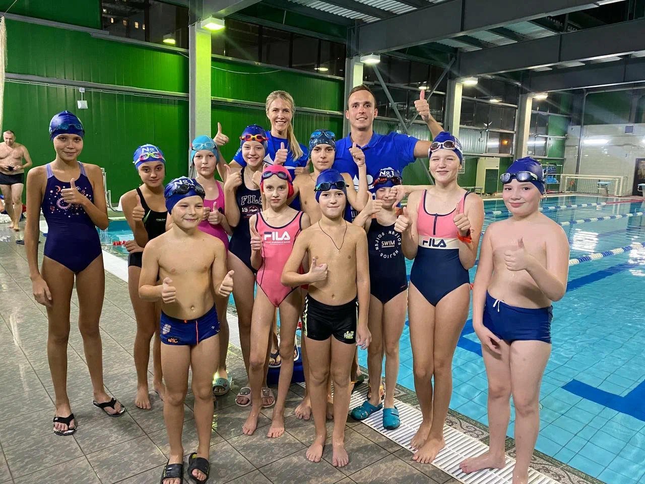 Школьный бассейн. Школа плавания Триумф. Swim Team школа плавания. Первые школы плавания.