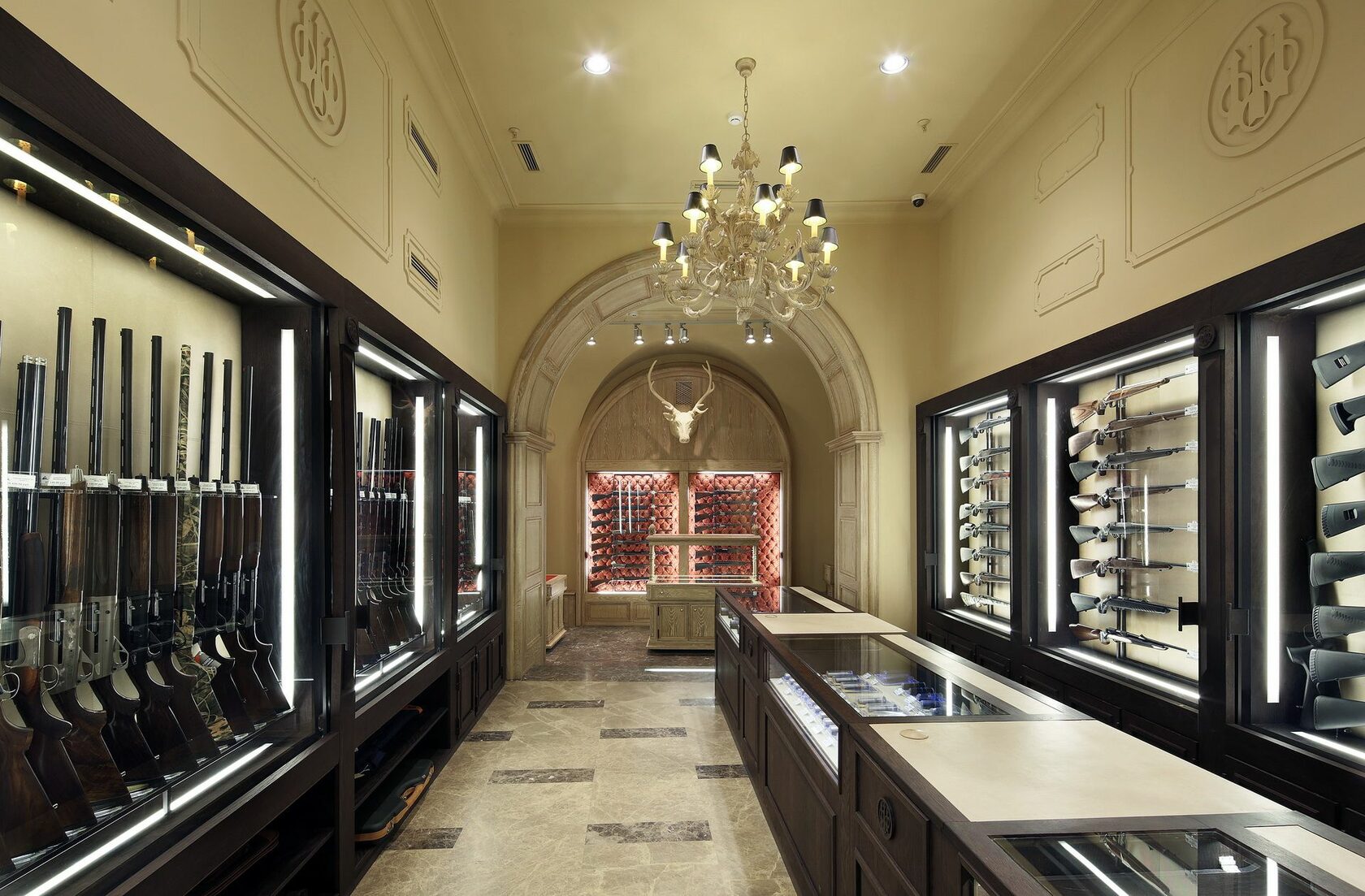 Тамбовская 11 оружейный магазин. Сайт оружейного магазина москва. Сайт оружейного магазина москва. Магазин кольчуга в люберцах. Сайт оружейного магазина москва.