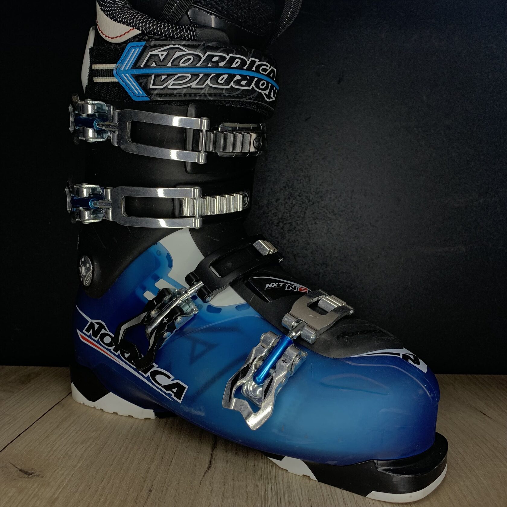 Ботинки NORDICA NXT Flex 100 - прокат горных лыж в Омске
