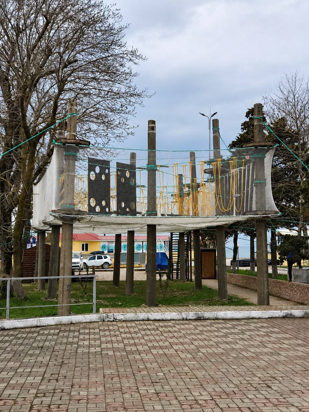 Безстраховочный верёвочный парк на опорах — фотография 4