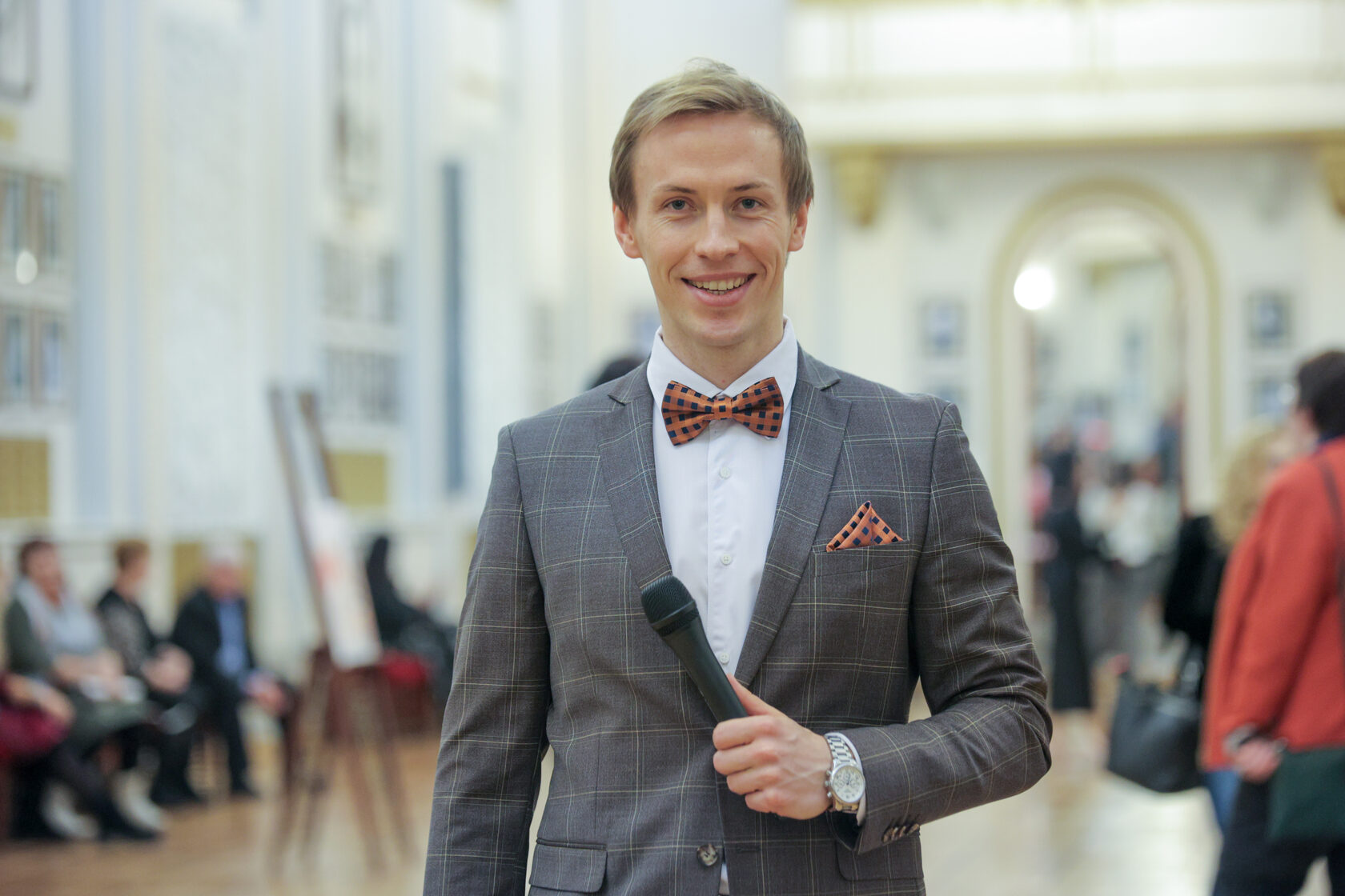 Дмитрий Каратаев - медийный ведущий мероприятий и шоумен