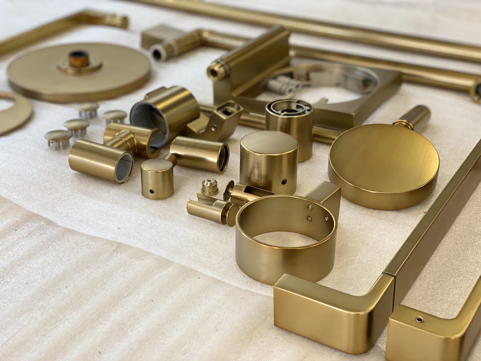 покраска сантехники в золото