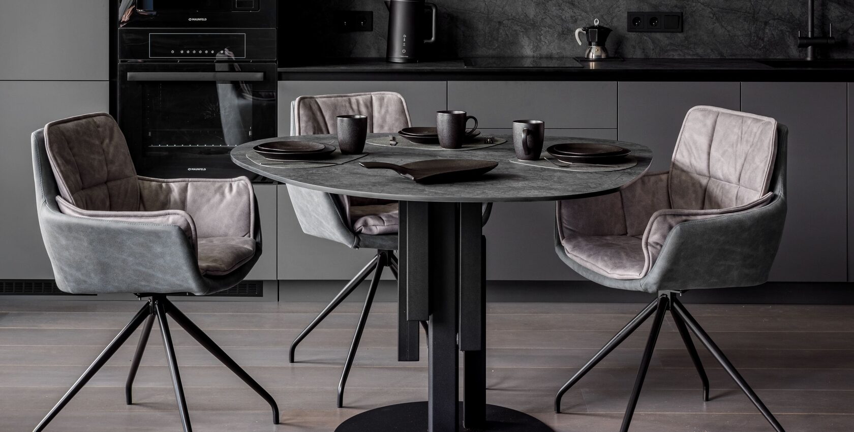 Стол из компакт плиты HPL