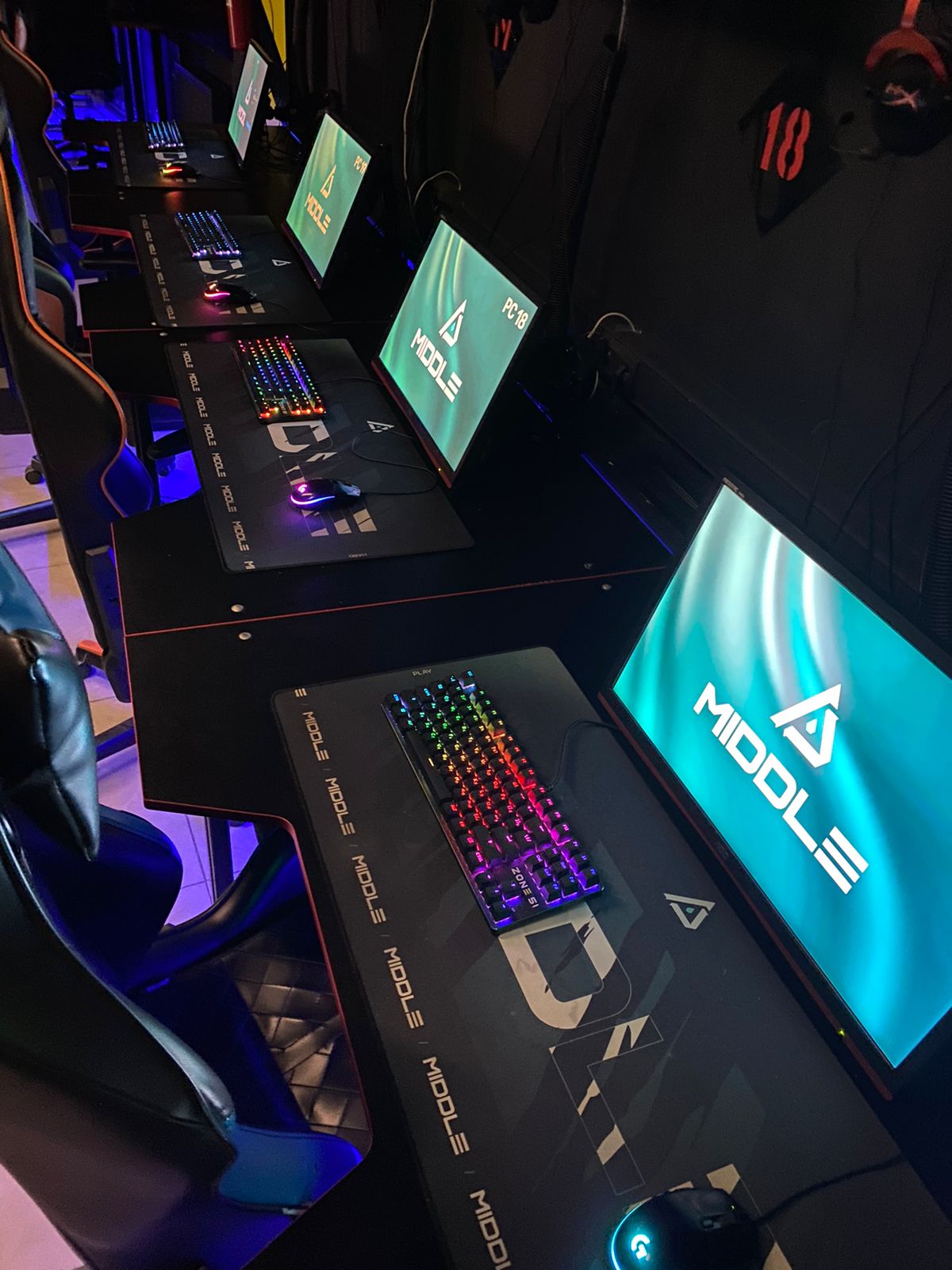 компьютерный клуб комплектация