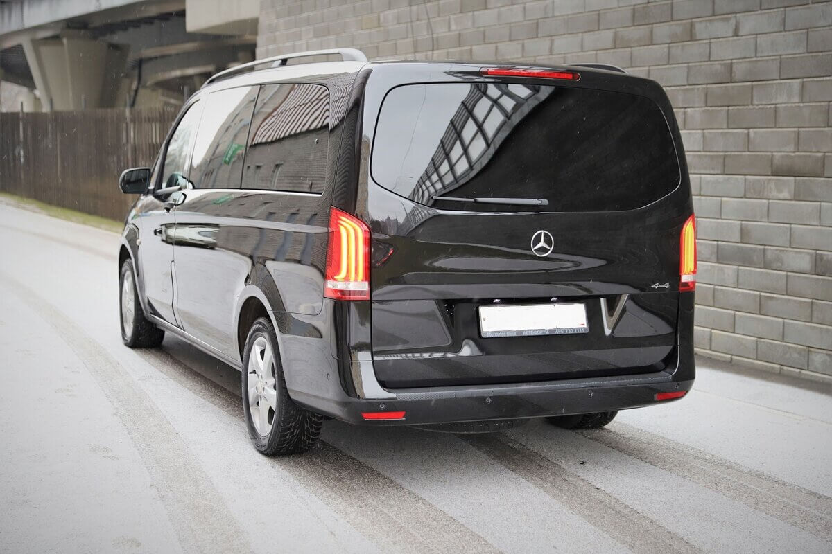 Аренда Mercedes Benz Vito в Санкт-Петербурге от компании БлэкРент