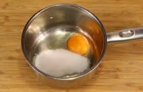 Приготовление оладий с тыквой на кефире: шаг 3