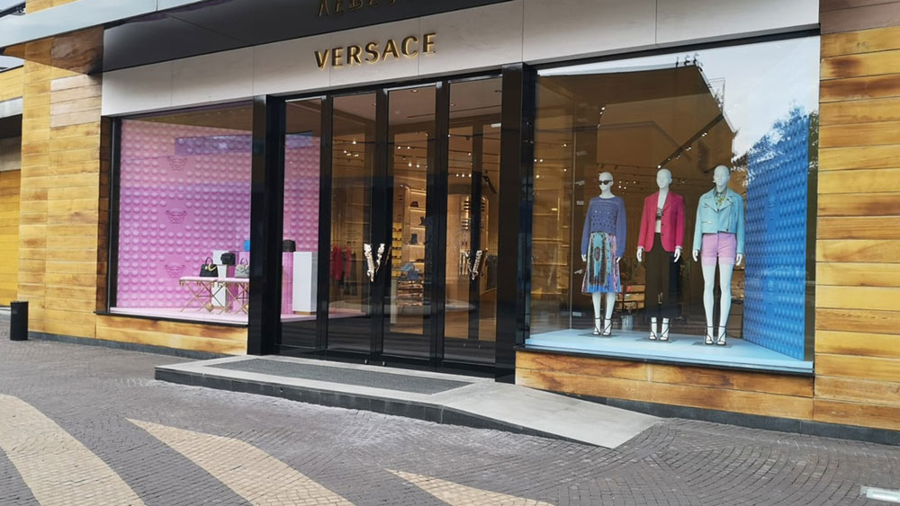 Печать на самоклеящейся пленке Москва