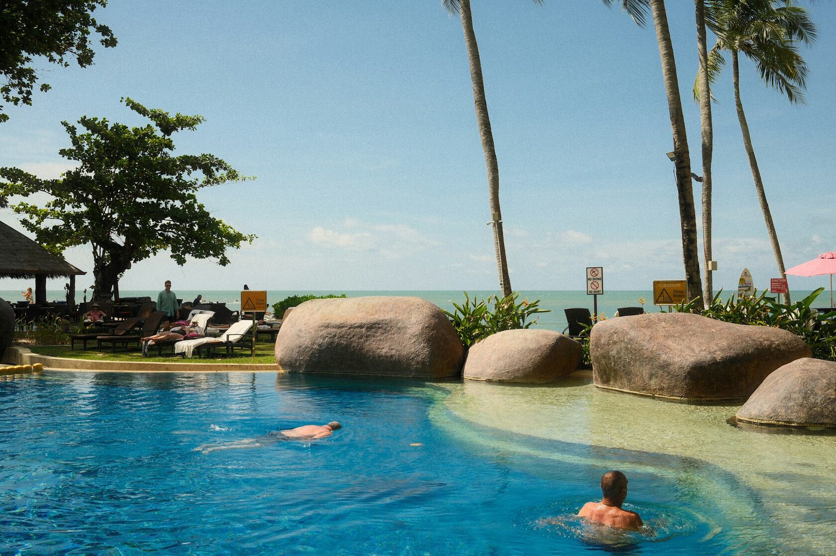 Sunwing Phuket — бассейн у пляжа Бангтао