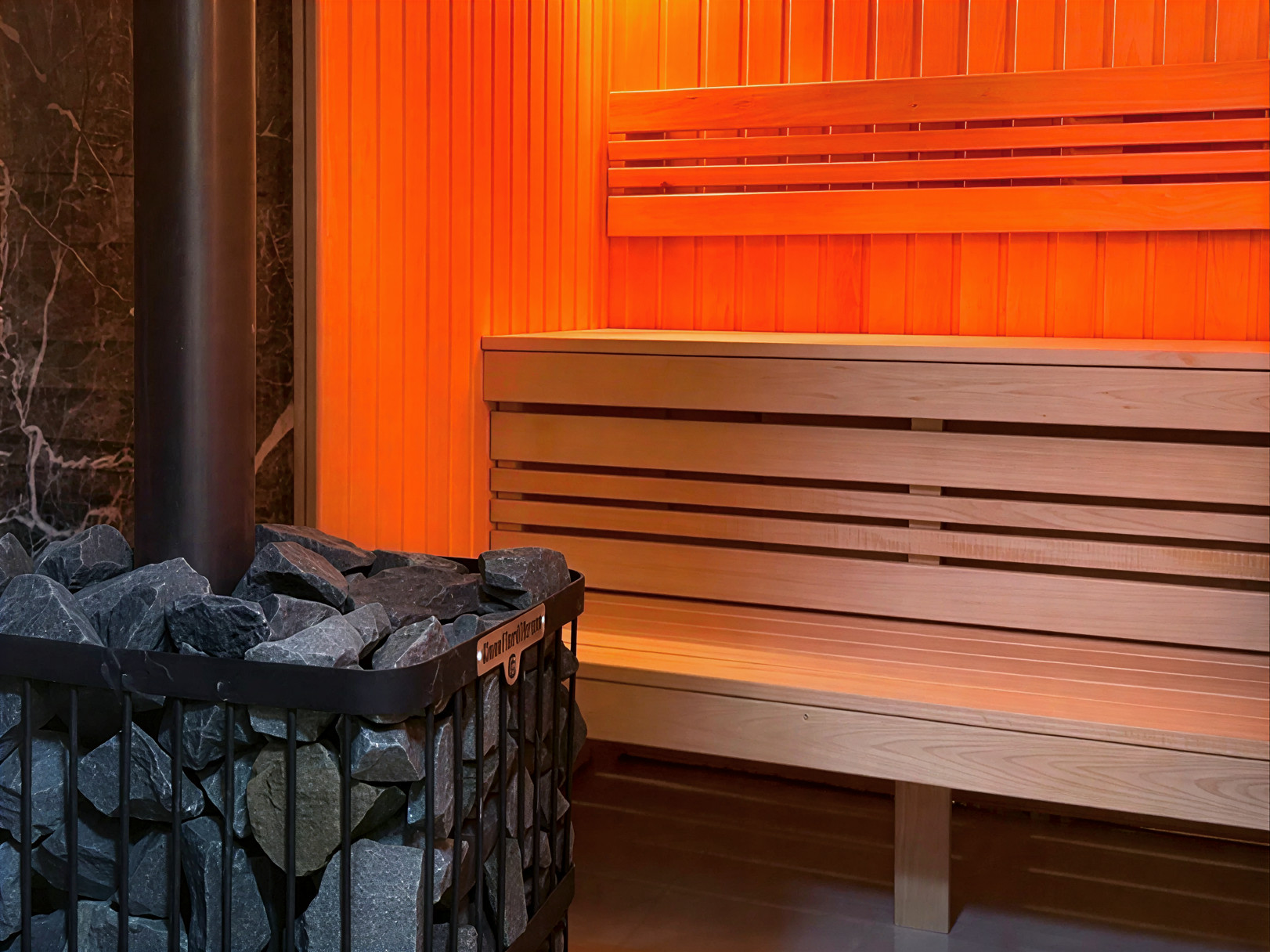 Интерьер русской бани на дровах в Люберцах - печь для бани - Богатырские бани