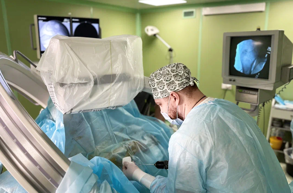 Остеосинтез перелома шейки бедра у пожилых.