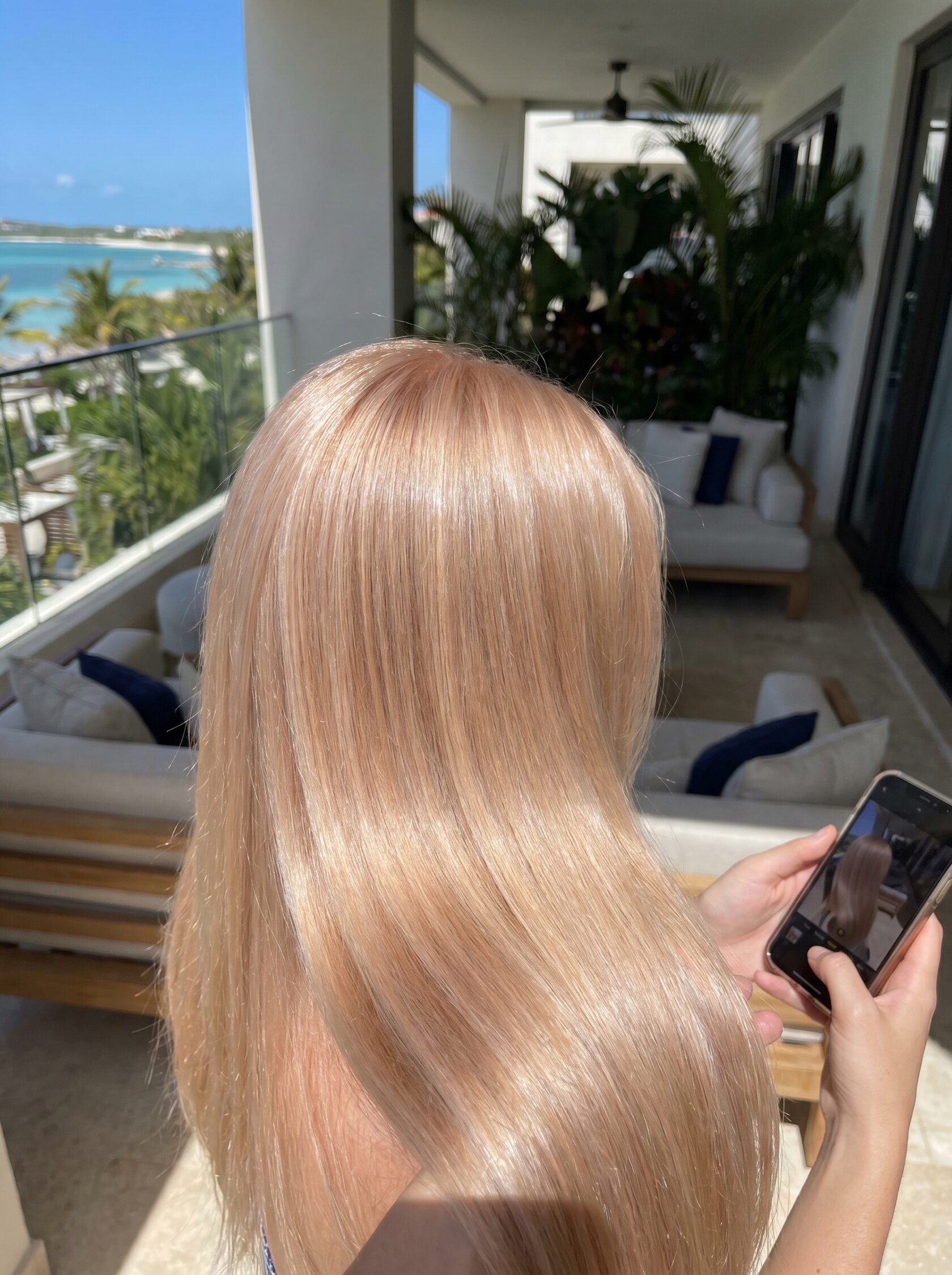 клубничный блонд с теплым розовато-золотистым нюансом