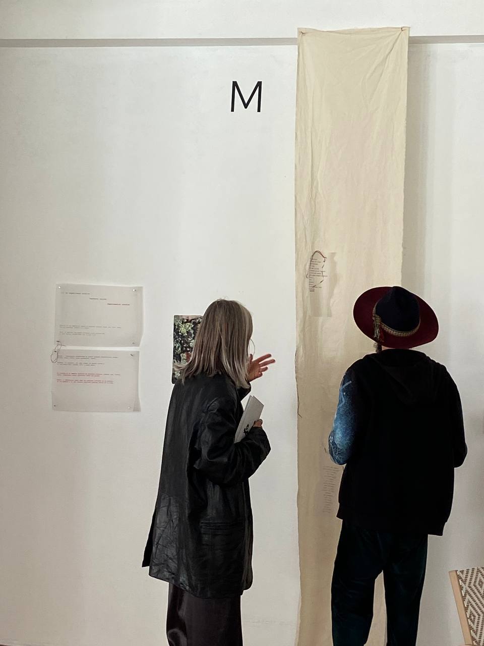 17 Ways to Love the Rocks — exhibition and visitors at domperú