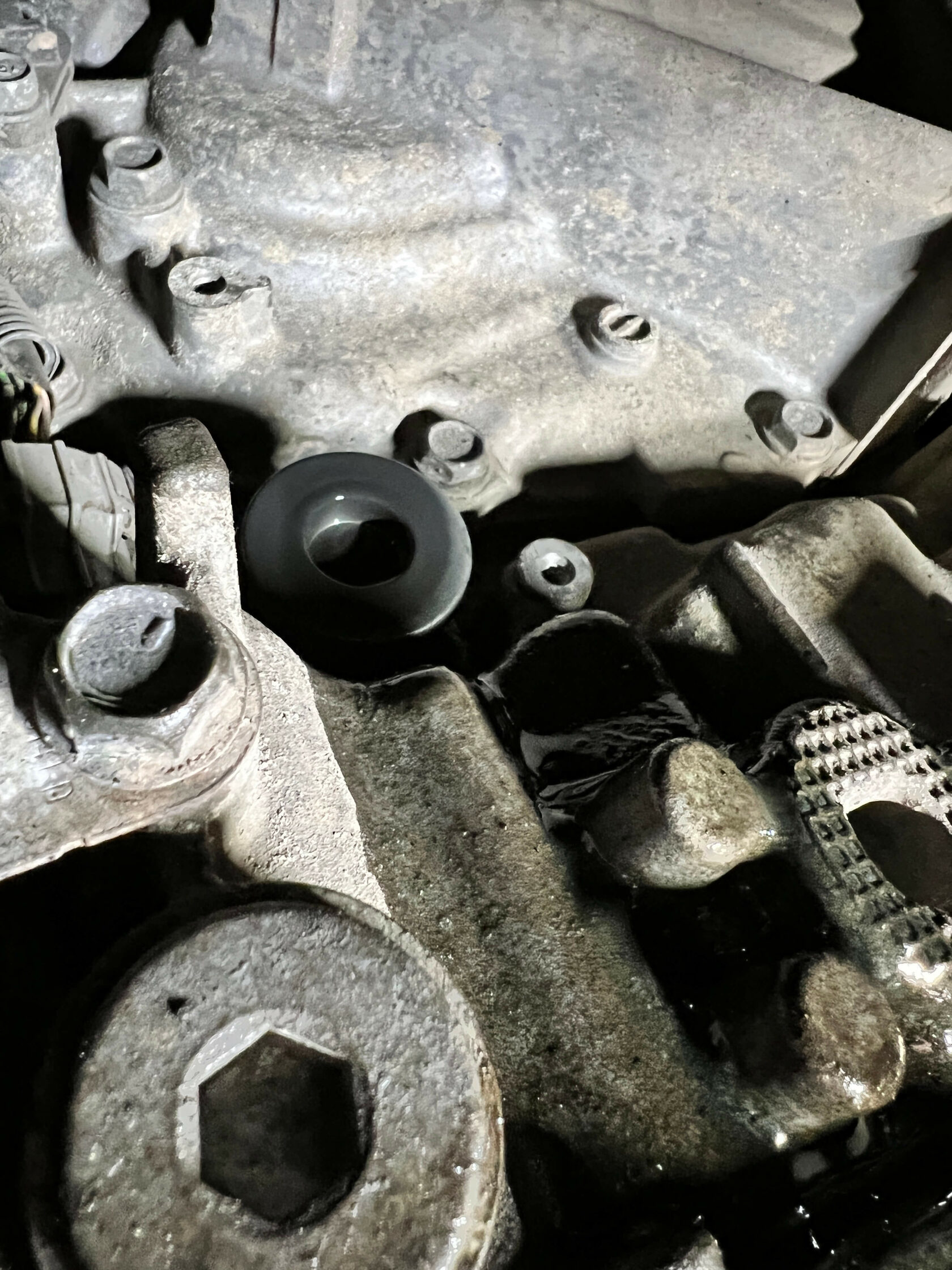 Крышка фильтра тонкой очистки вариатора