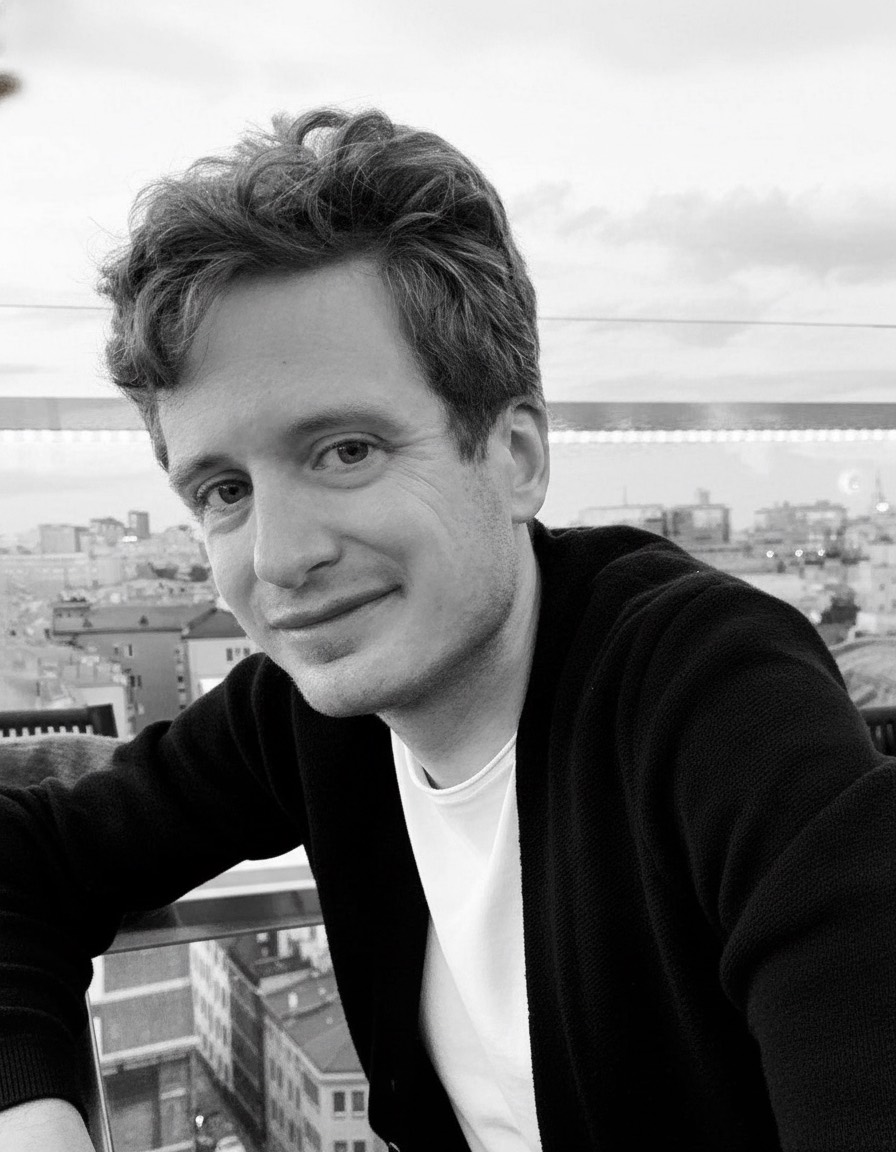 Роберто, преподаватель из США