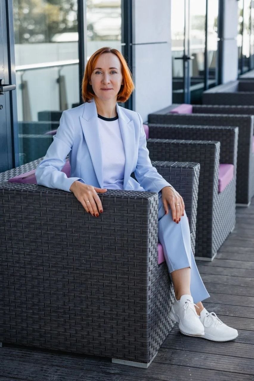 Елена Любомирова