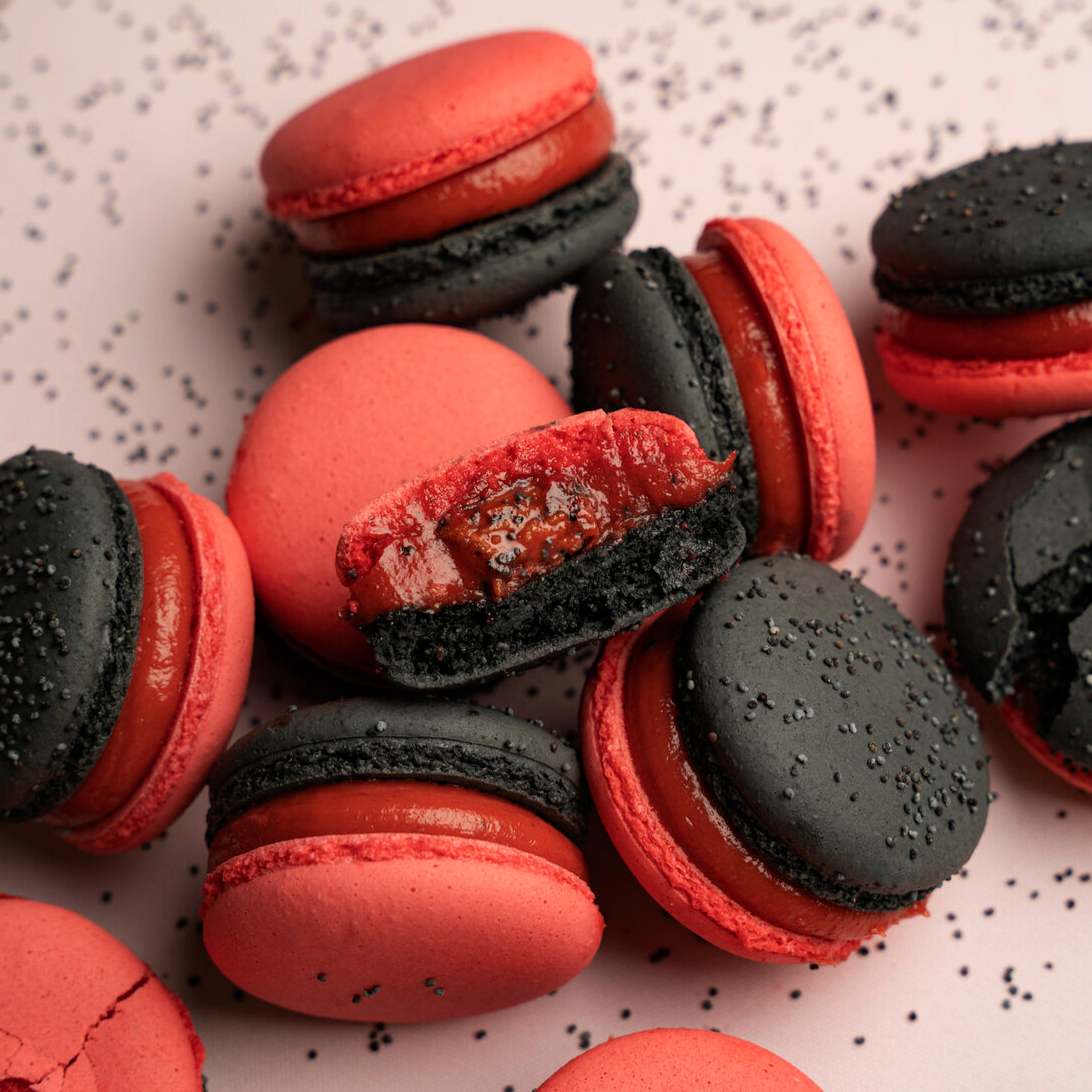 Strawberry and Poppy seed macarons