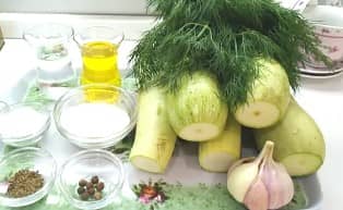 Приготовление маринованных кабачков «как грибы» на зиму: шаг 1