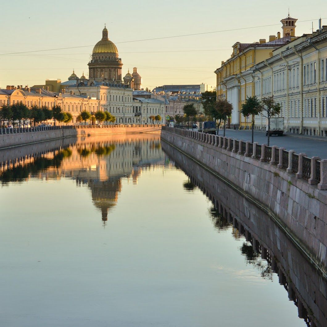 Мойка спб. Река мойка Санкт-Петербург. Питер река мойка. Река мойка Питер утро. Река мойка Санкт-Петербург фото.