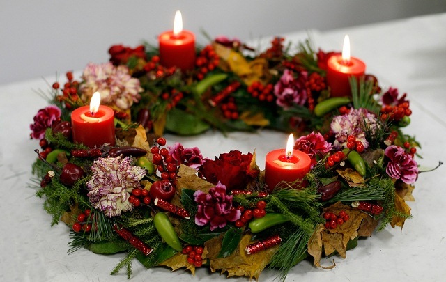 Из чего плетут венки на Рождество в Европе, 5 букв | thebestterrier.ru