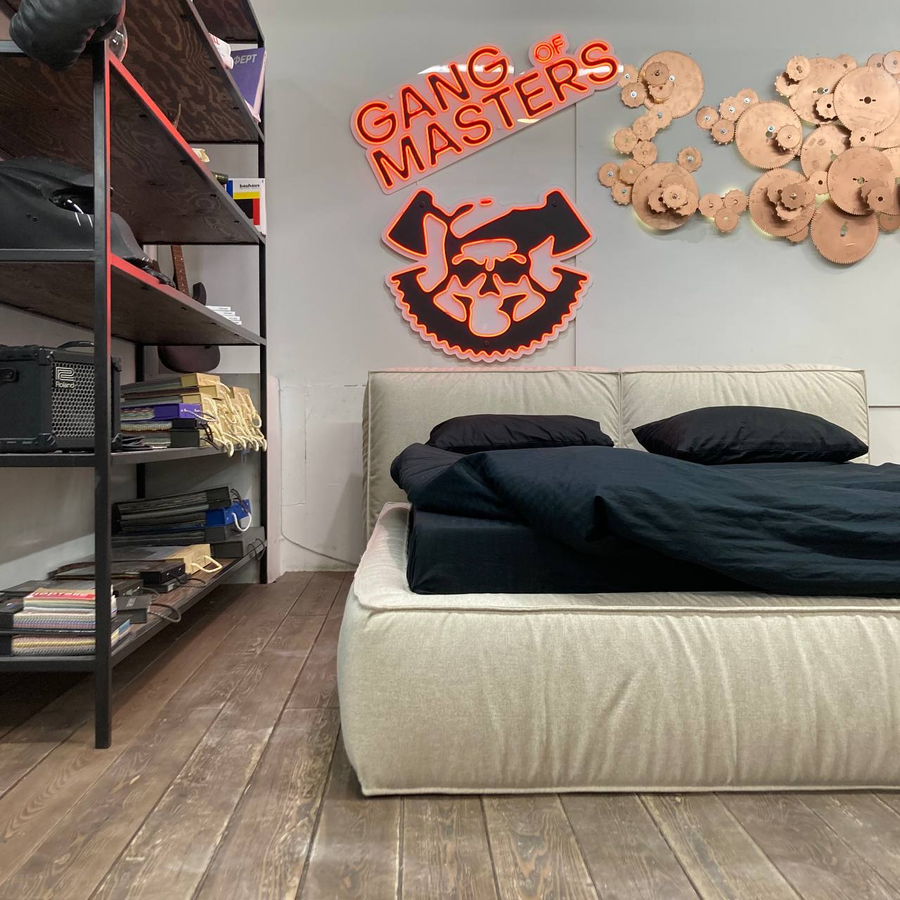 Купить кровать в наличии по низким ценам в Тюмени от Банды Мастеров