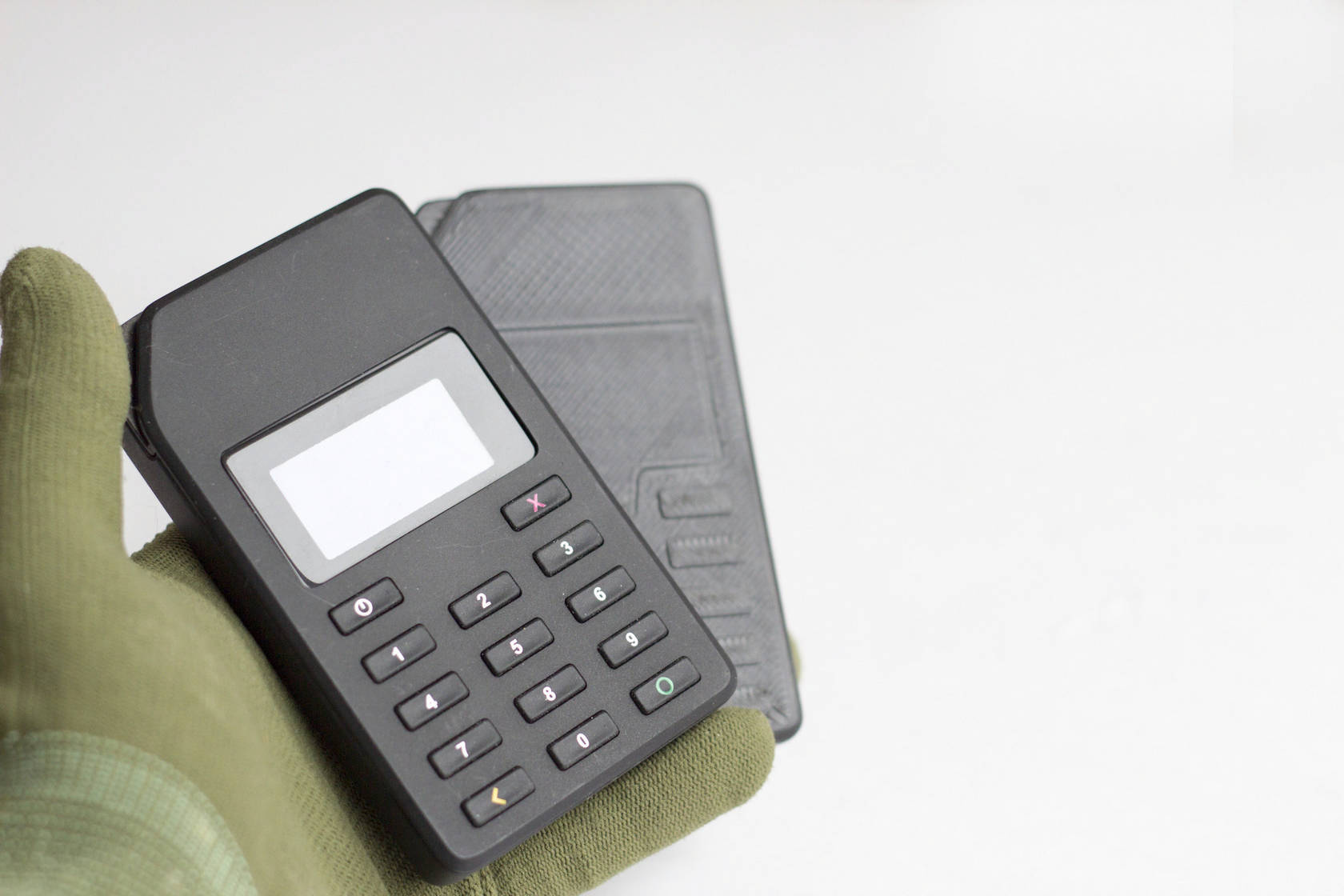 Обычно производители меняют дизайн продукта по одной из этих двух причин