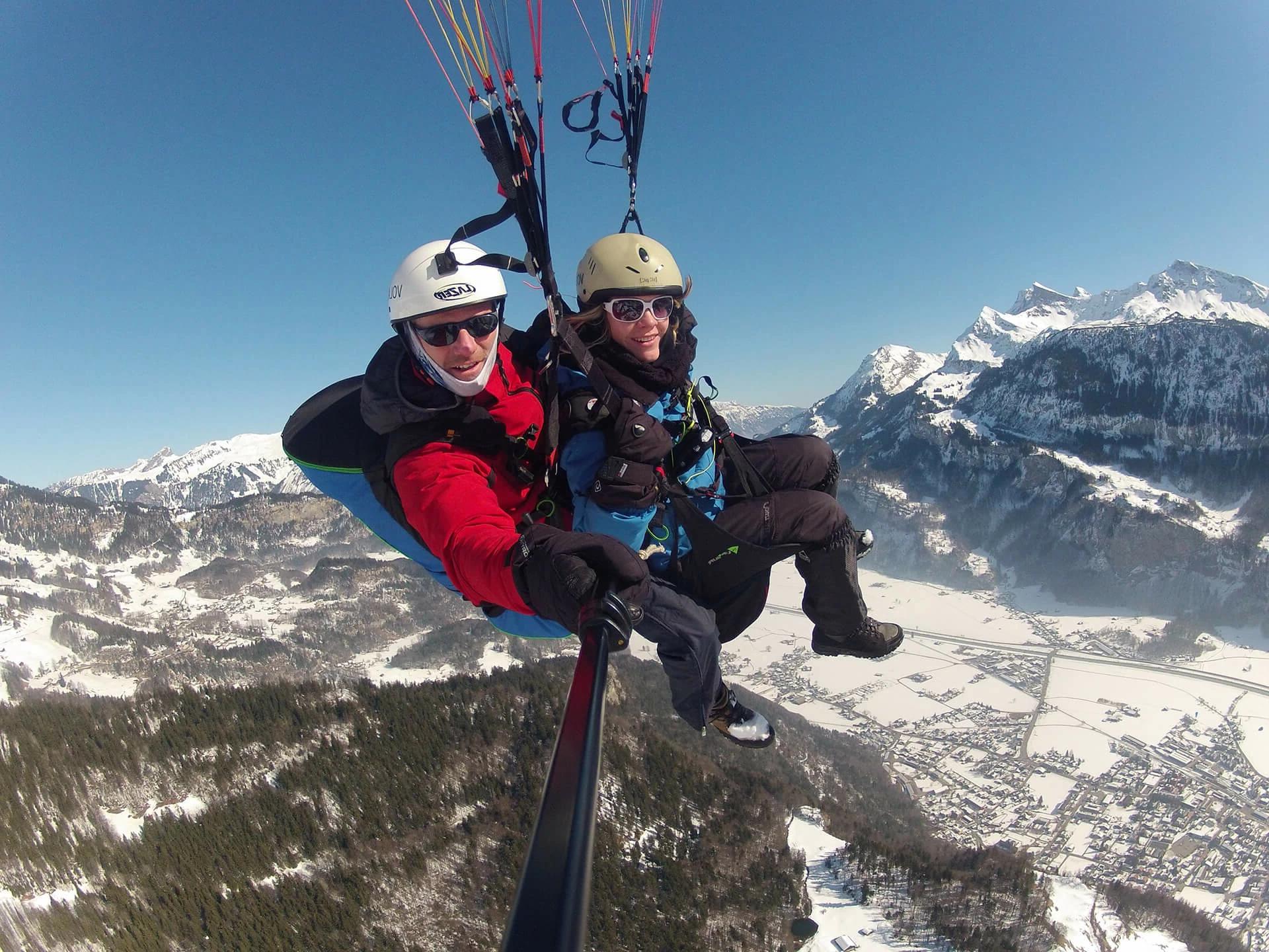 фото нанесения макияжа на лицо девушки 