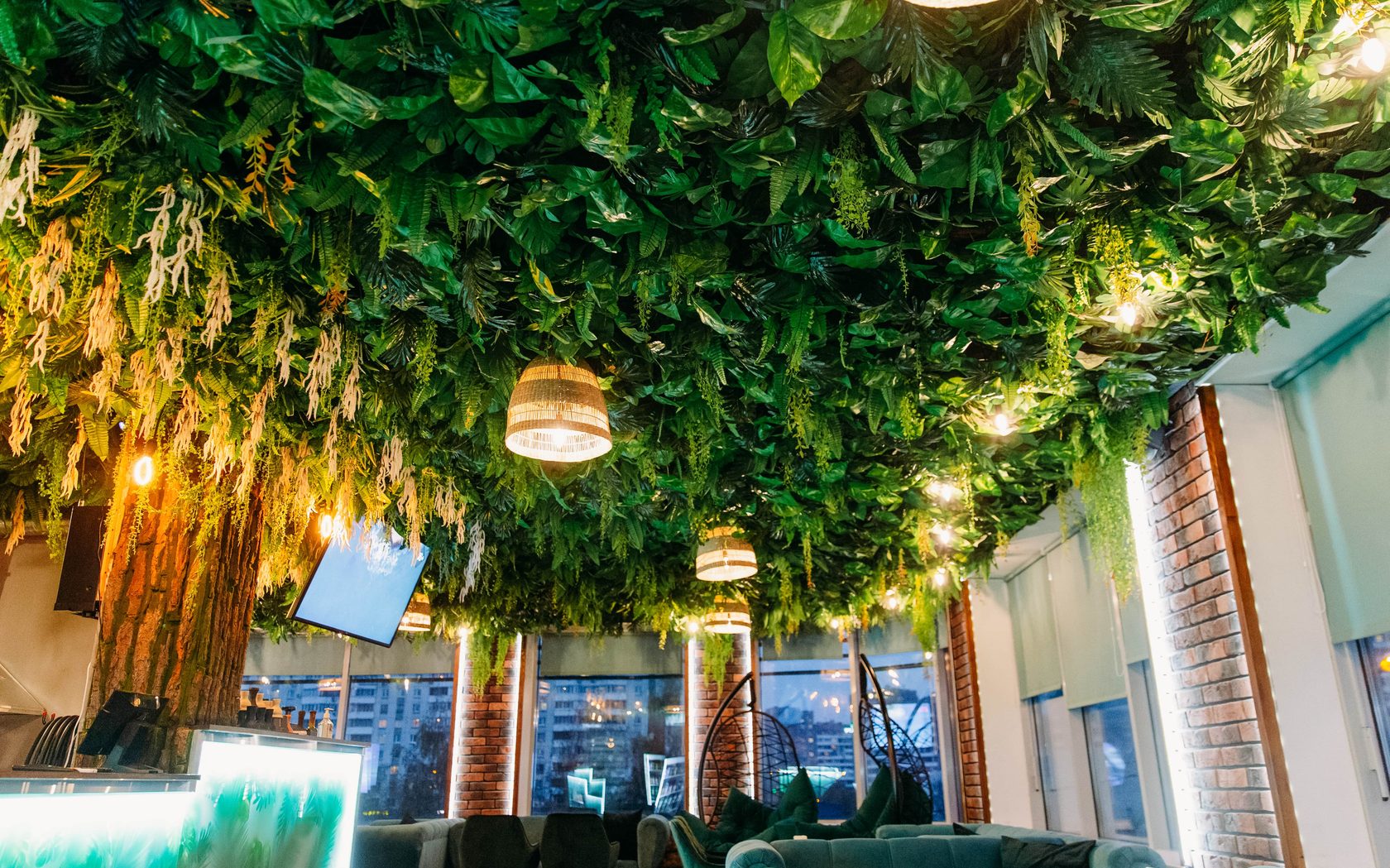 Me Decor. Озеленение и фитодизайн ресторанов и кафе в Москве и МО