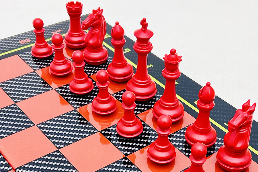 Уникальные подарочные шахматы из стекла "Формула"