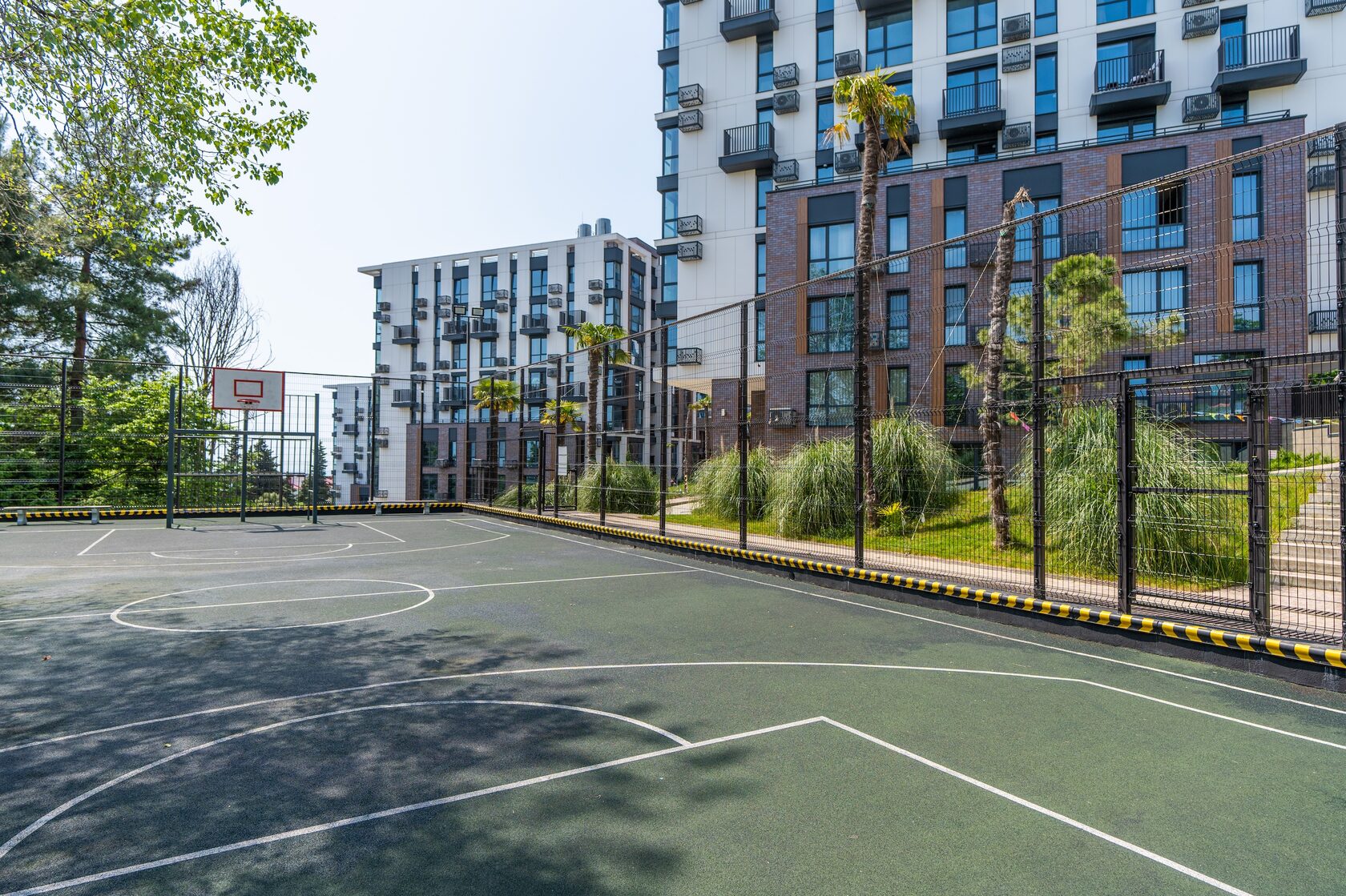 Моравия Сочи — панорамный вид на комплекс и район