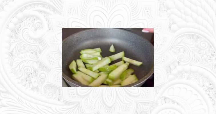 Приготовление кабачков, жареных по-корейски: шаг 6