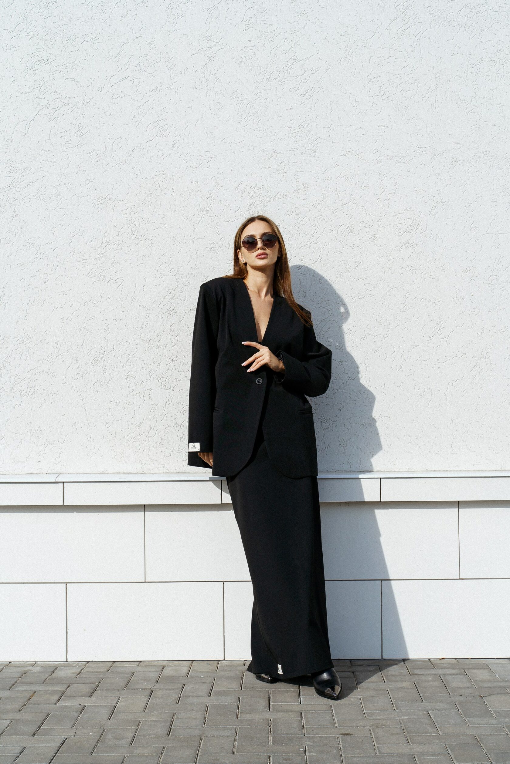 дизайнерский костюм из плотной хлопковой ткани бомбер с кожаной отделкой с карманами воротником с манжетами юбка длины макси прямого кроя купить в интернет-магазине Greshi so mnoy