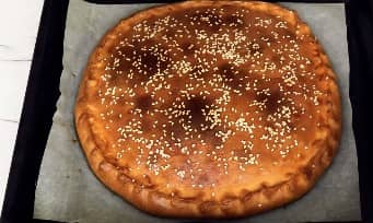 Приготовление закрытого пирога с грибами и картошкой в духовке: шаг 15