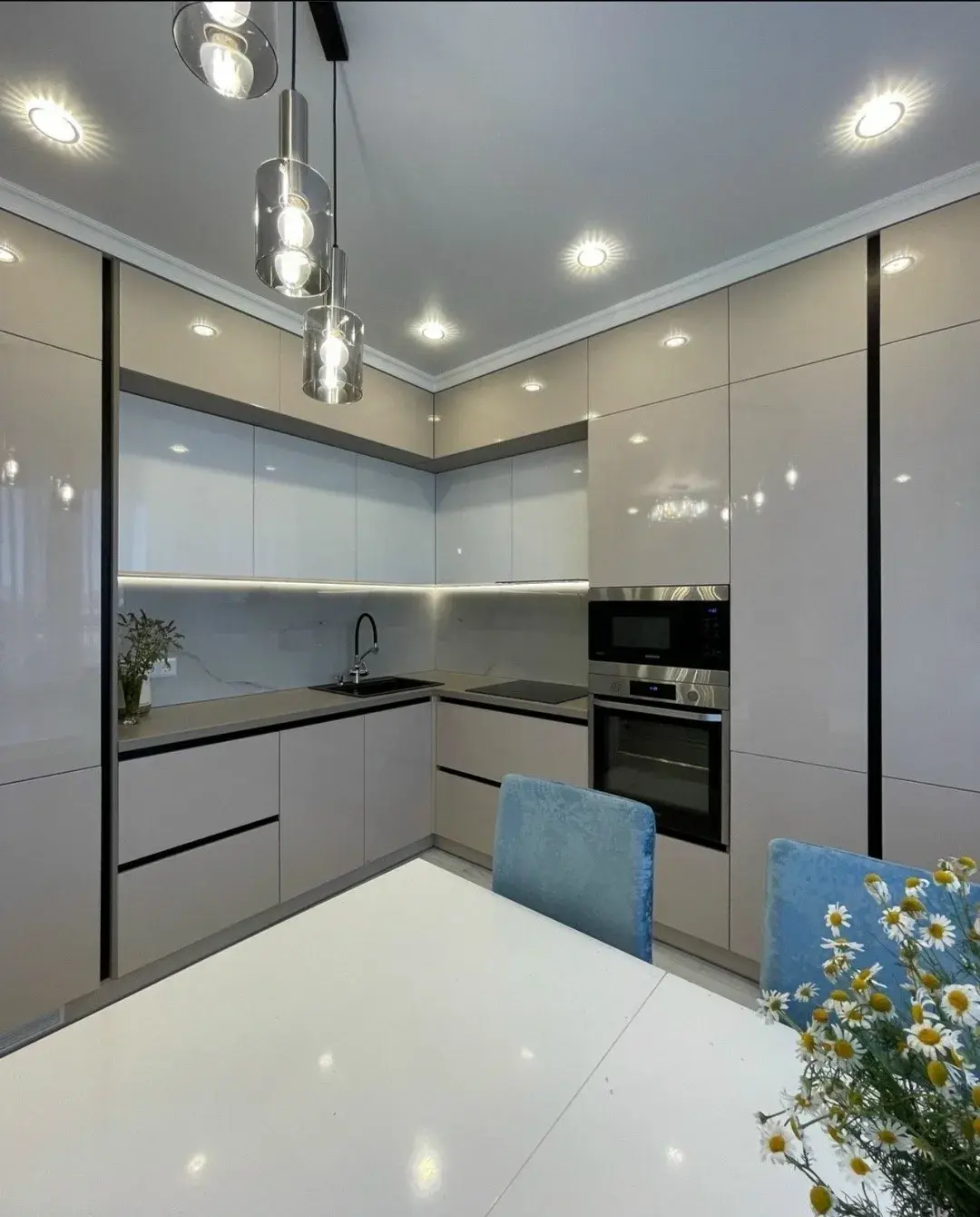 Кухня в современном стиле