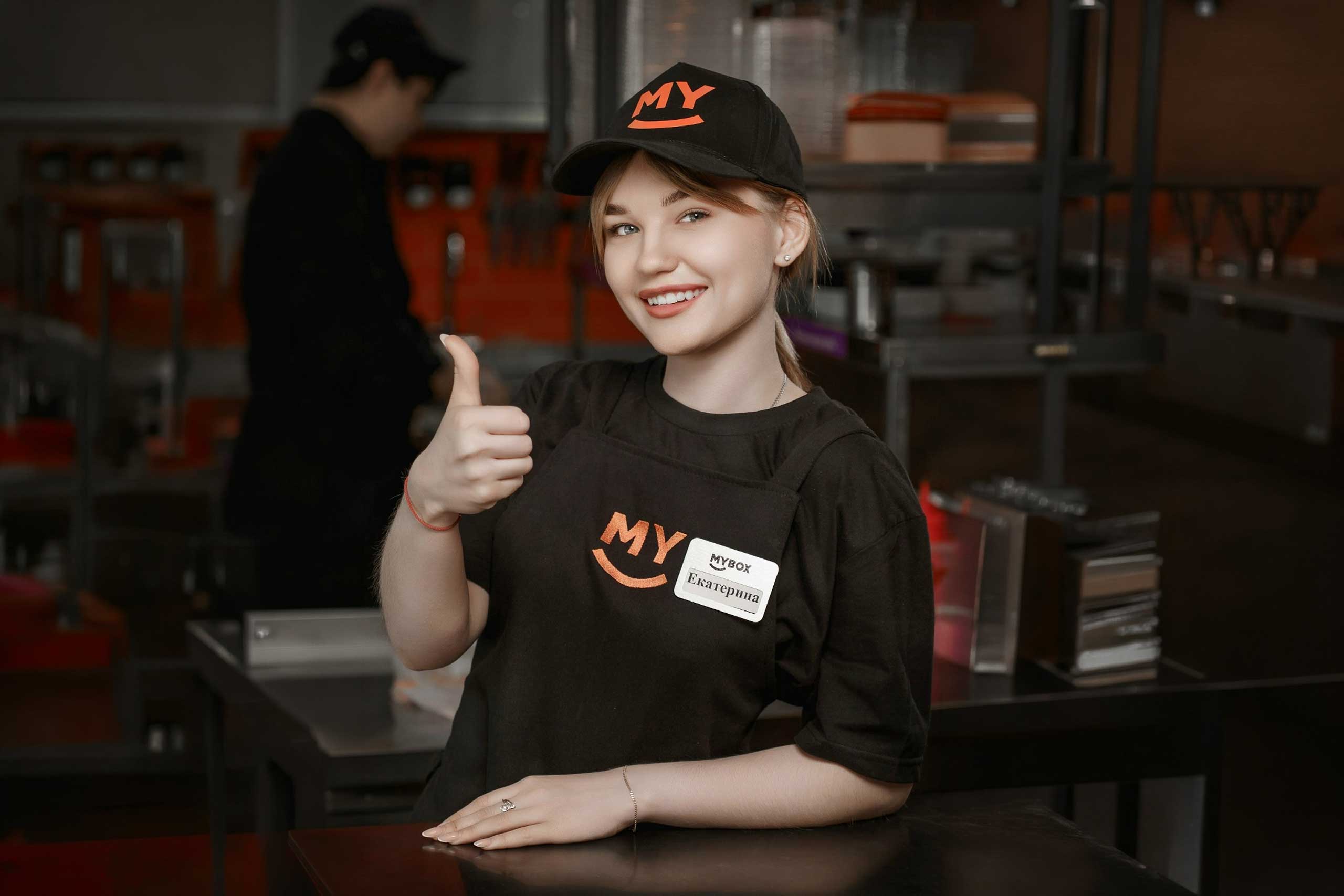 Инфографика и ключевые показатели эффективности HR-стратегии MYBOX: как забота о персонале снижает текучесть кадров и помогает франчайзи расти даже в кризис