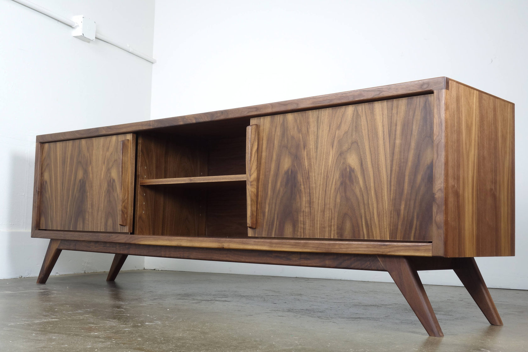 Тумбы из натурального дерева на заказ в Санкт-Петербурге | Наш Гараж СПб