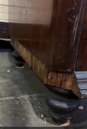 Реставрация антикварного шкафа XIX века процесс