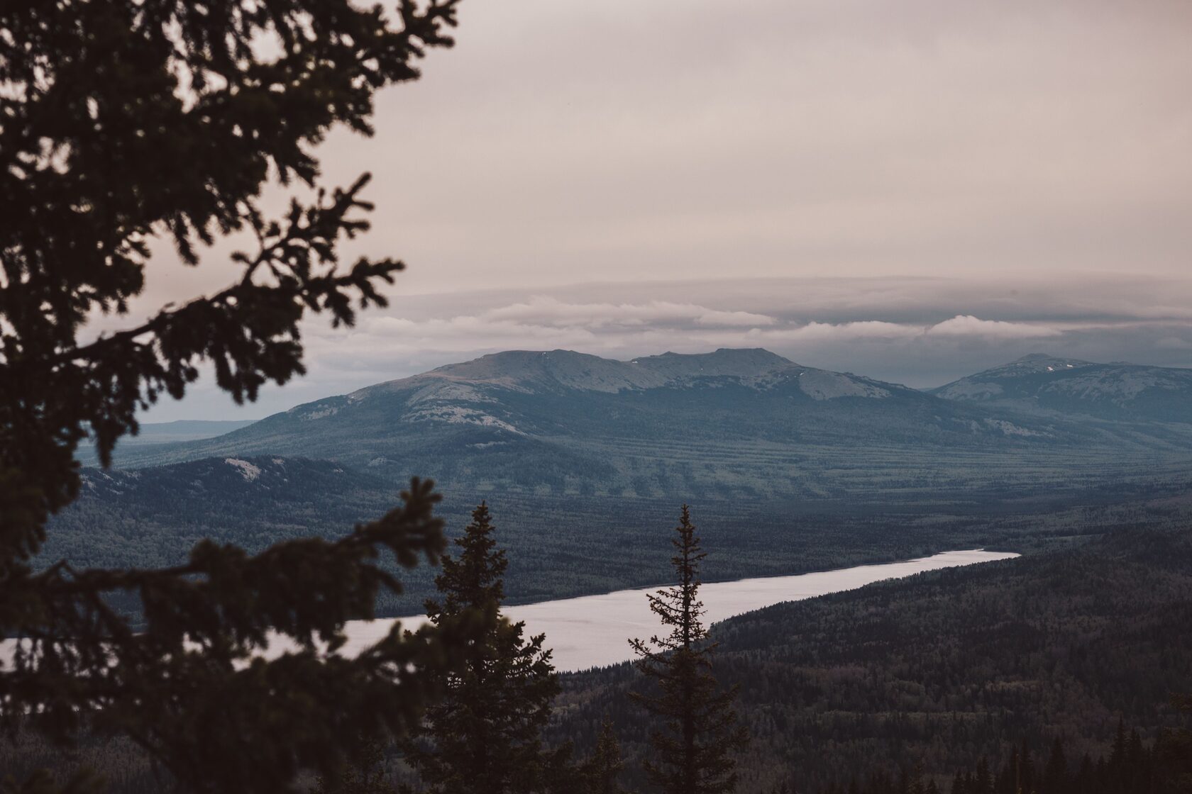 озеро Зюраткуль