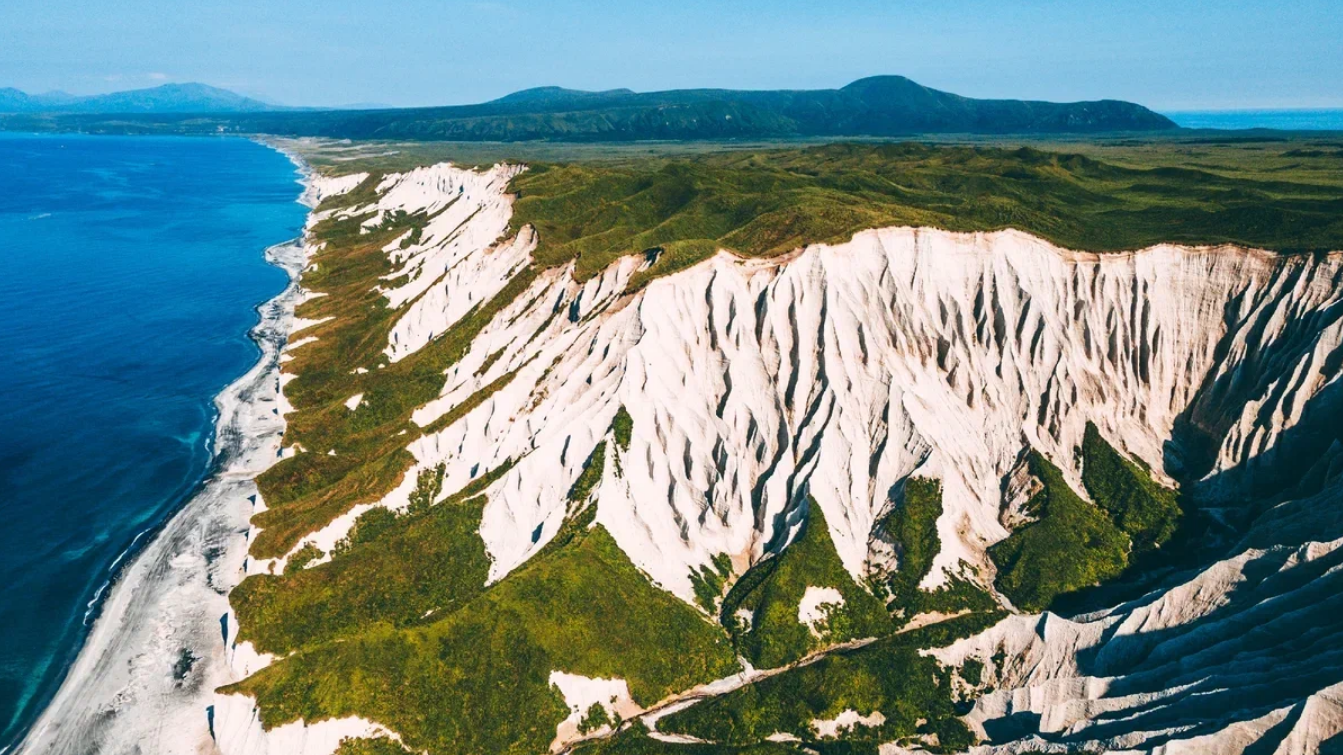 Белые скалы итуруп фото