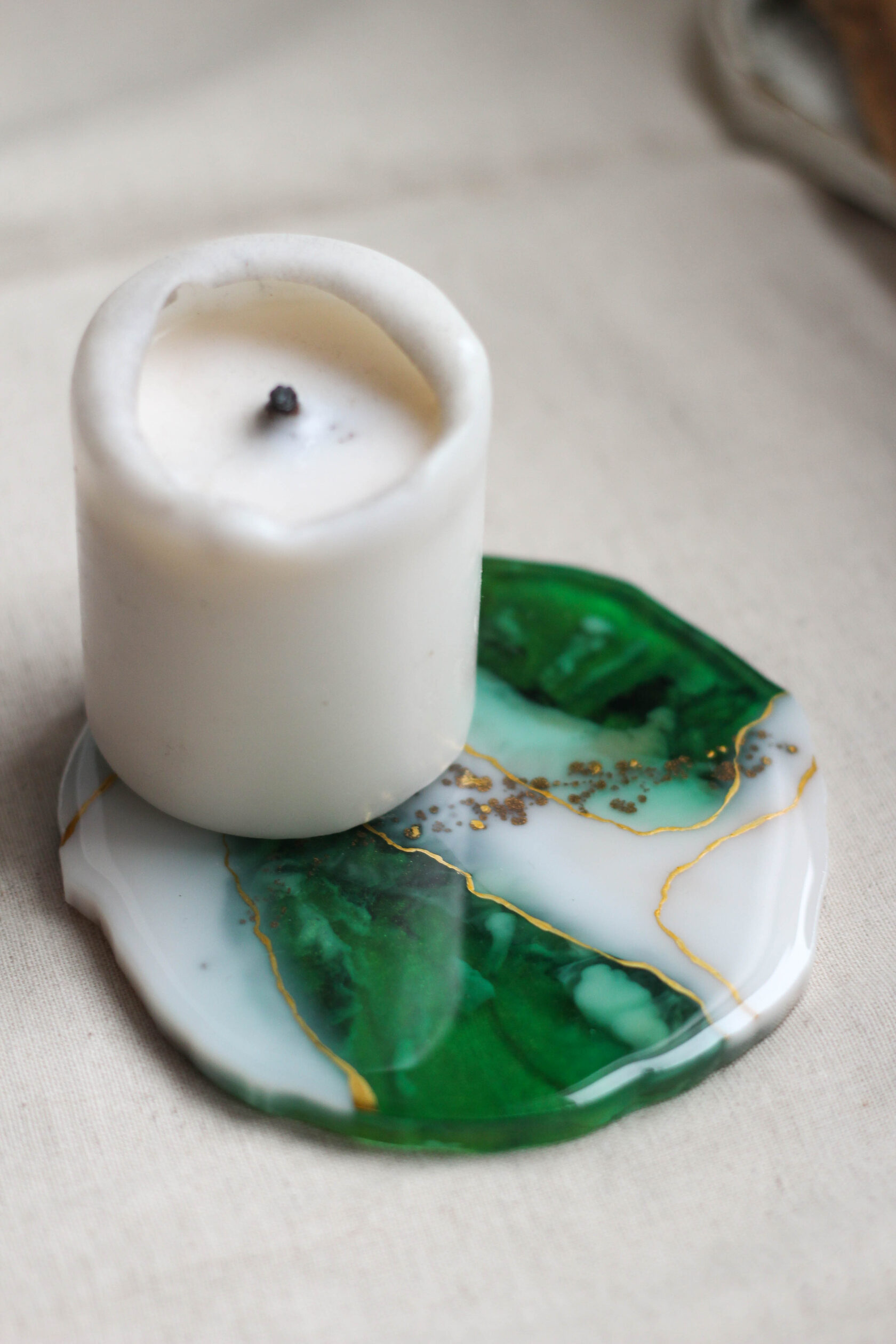 Круглый подстаканник из эпоксидной смолы со свечой