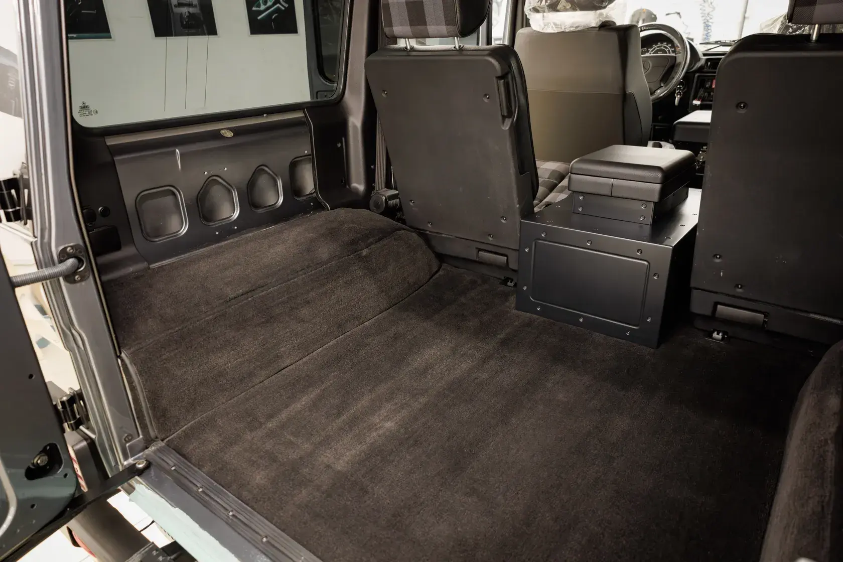 Багажник Mercedes G280 Professional с новым ковролином