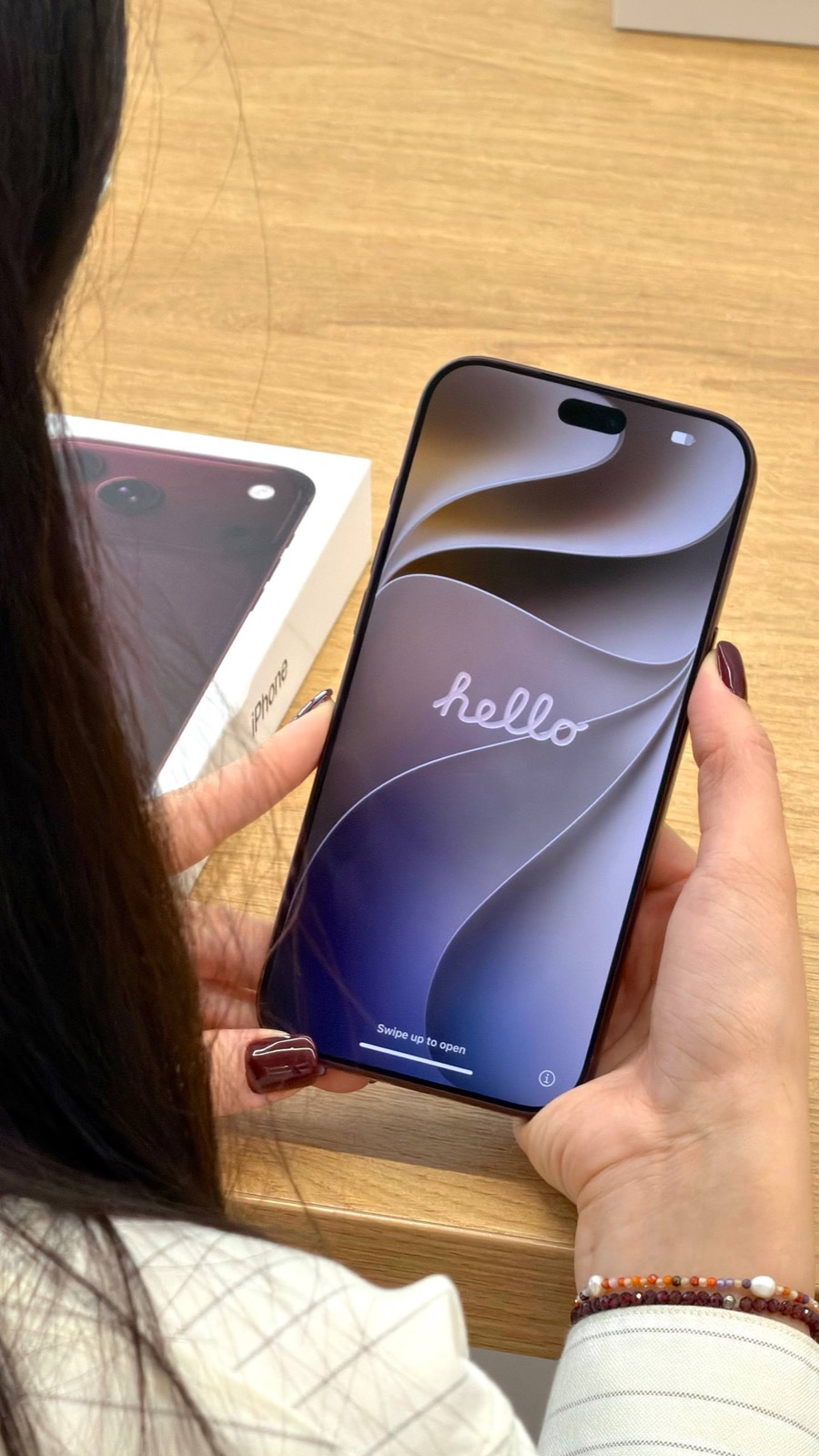 Экран iPhone 18 Pro при первом включении