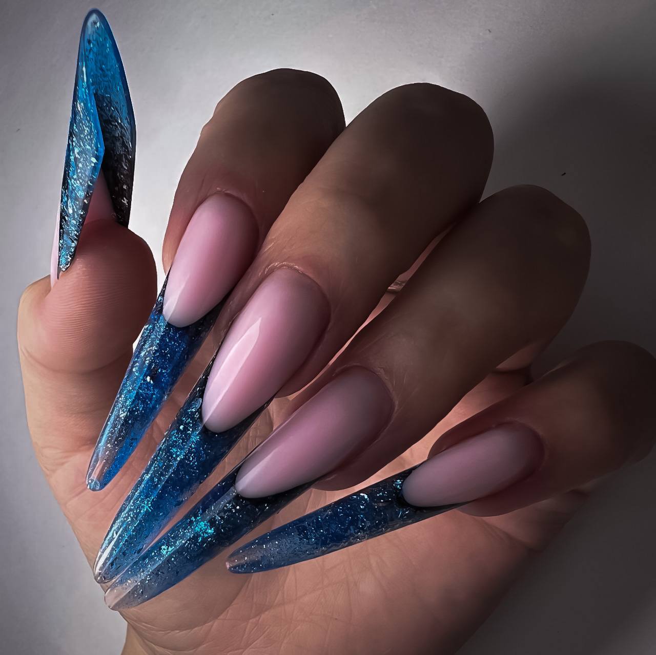 Сеть студий маникюра и педикюра " NAIL LABORATORY"