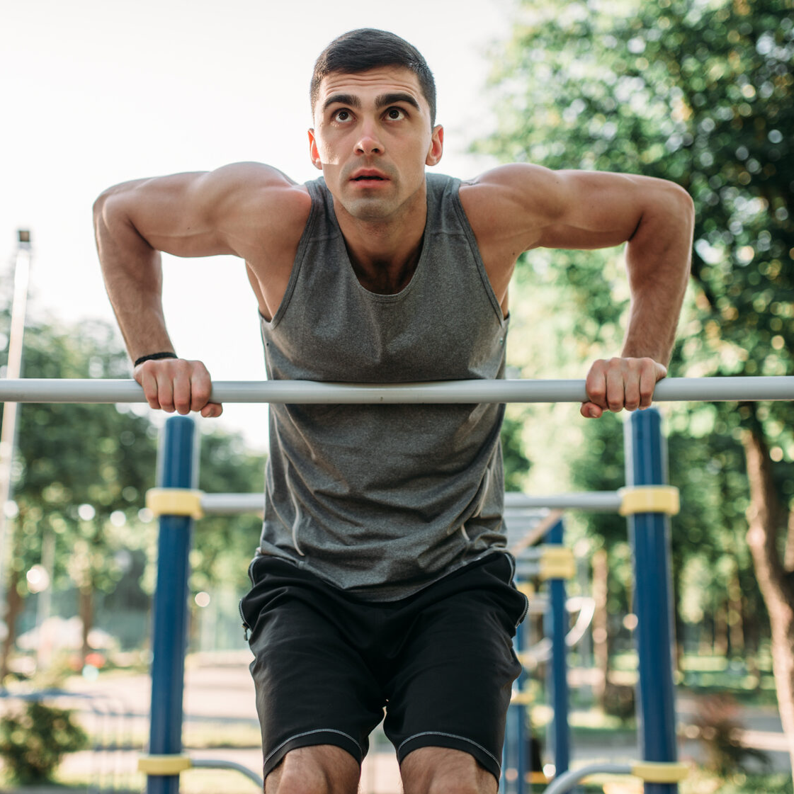 Уличные турники и брусья