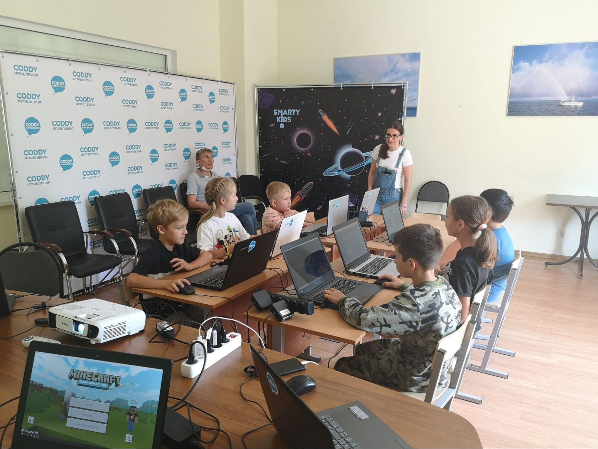 Premises and equipment for the opening of a programming school