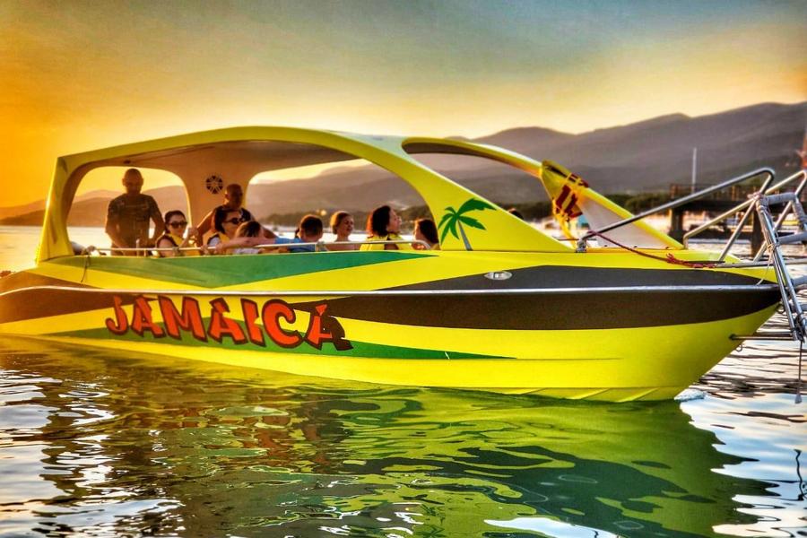 Прогулка на скоростном катере в Кабардинке. Туристика-лайф