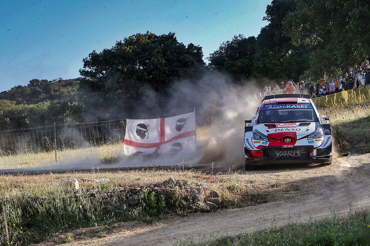 Себастьен Ожье и Жюльен Инграссиа, Toyota Yaris WRC, ралли Сардиния 2021