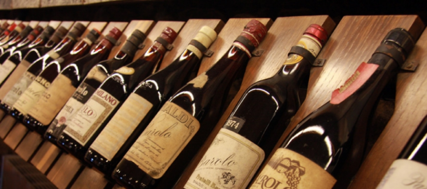 Заполнение винного шкафа и погреба коллекционными винами
