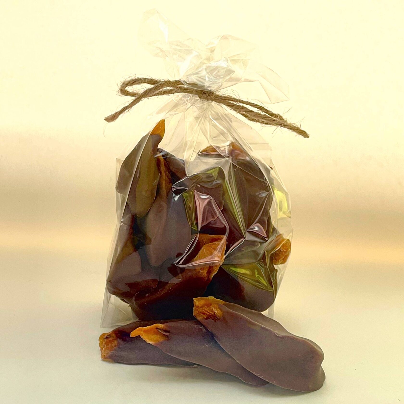 хурма в молочном шоколаде